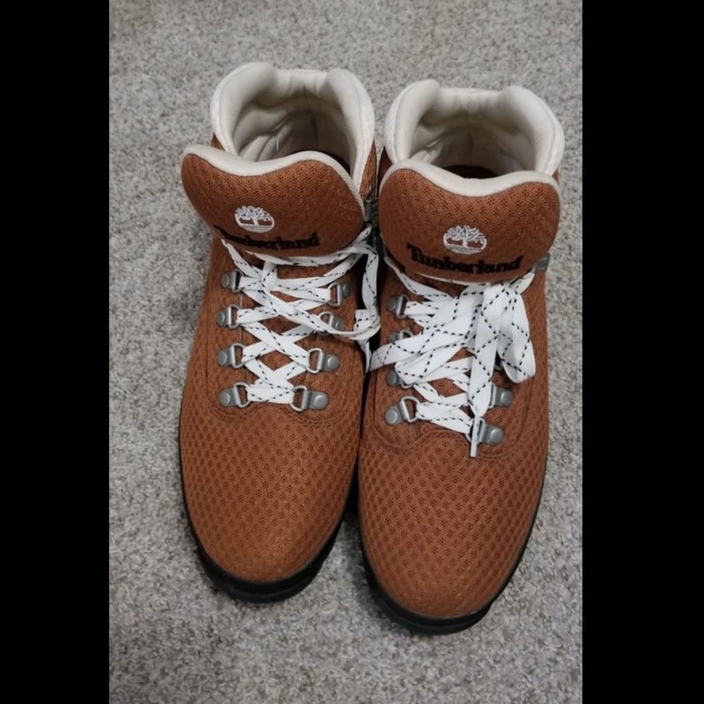 Timberland Tan Boots (9.5)